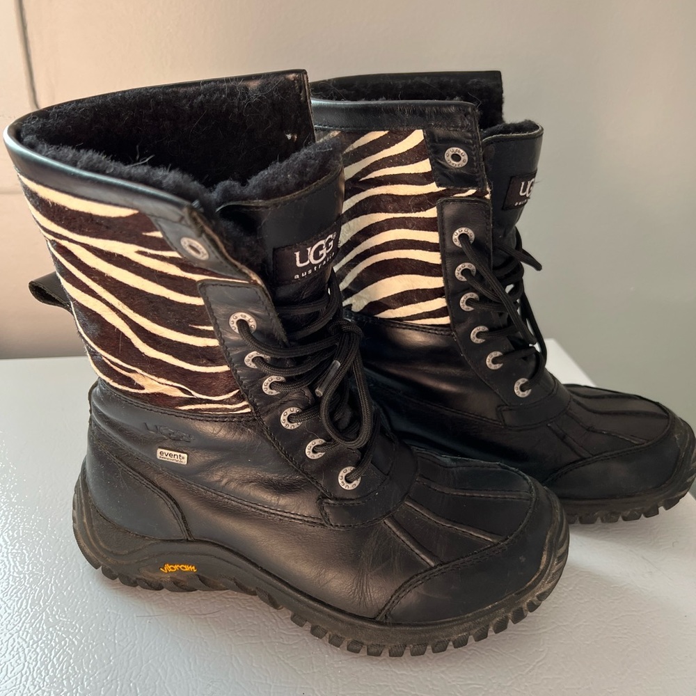 UGG BOOTS